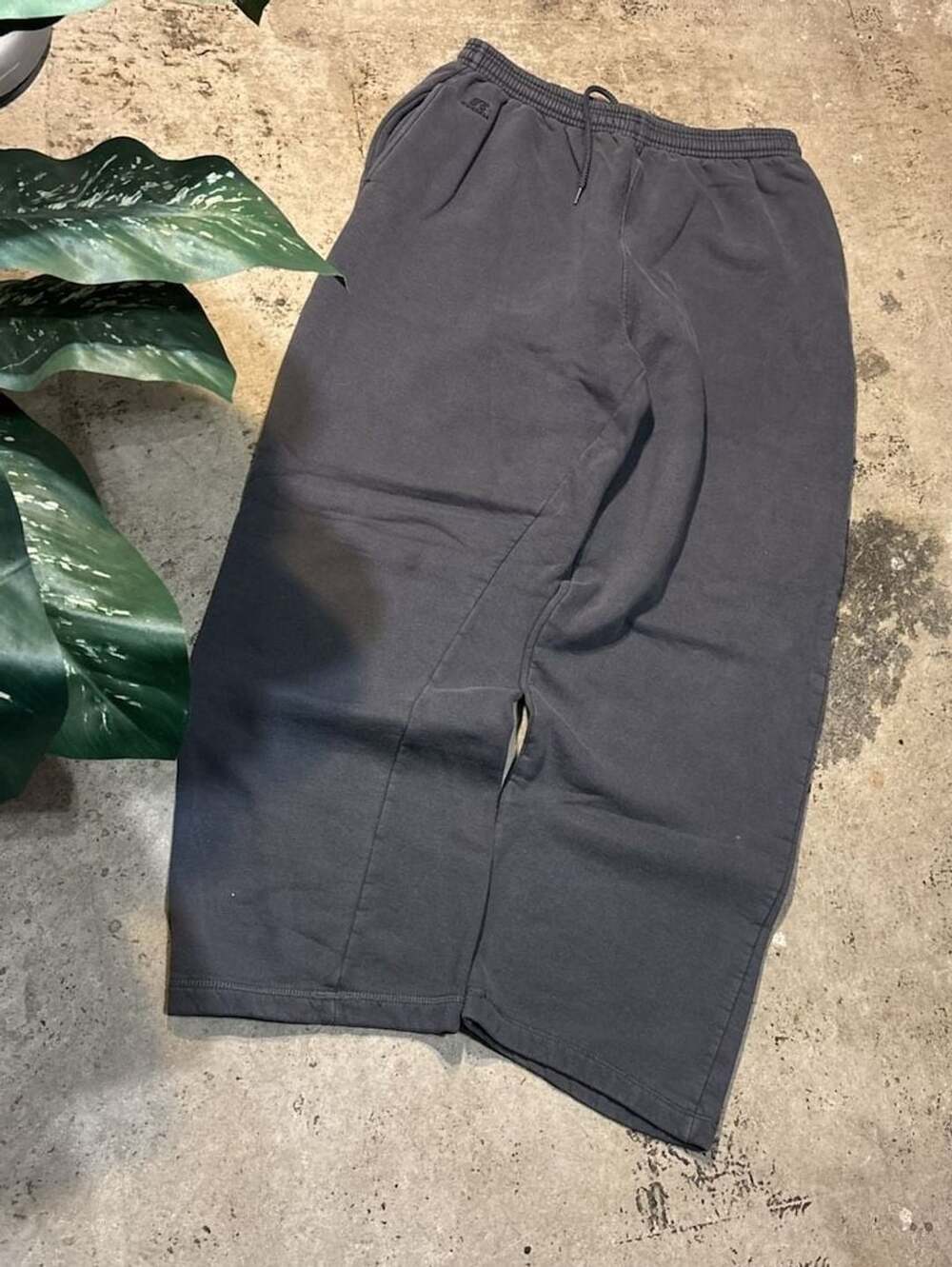 Russell Athletic Sweatpants Size XL Charcoal Gray Fleece Wide Leg